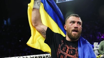 Ломаченко опублікував фото з українським прапором