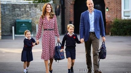 Герцоги Кембриджские впервые отвели в школу свою дочь Шарлотту (Фото, Видео)