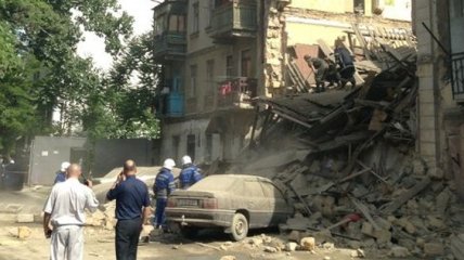 Спасены 2 человека из-под руин дома в Одессе