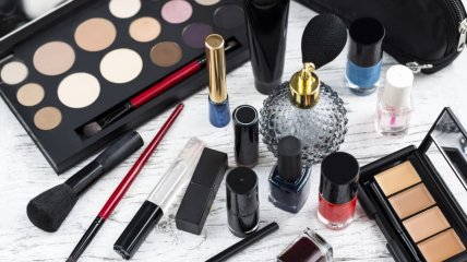 Безопасная и эффективная декоративная косметика: где купить в Украине?
