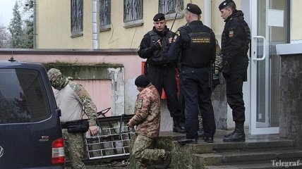 Суд в РФ в закрытом режиме рассматривает продление ареста пленных моряков