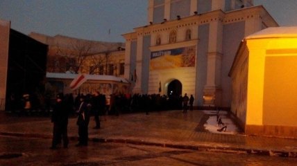 Участники акции "Ночь памяти" двинулись к Михайловскому собору