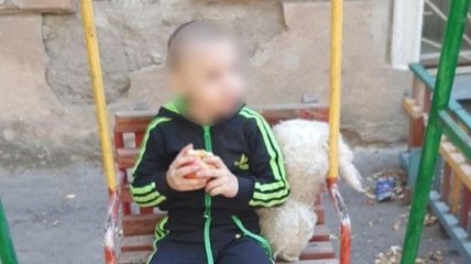 Не выдержал издевательств: в Одессе трехлетний мальчик сбежал из дома 