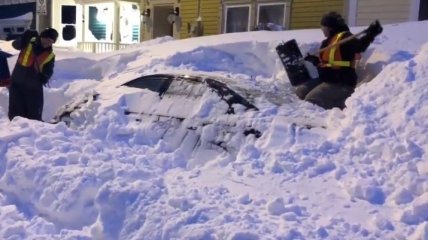 Рекордна кількість снігу випала у Канаді (Фото, Відео)