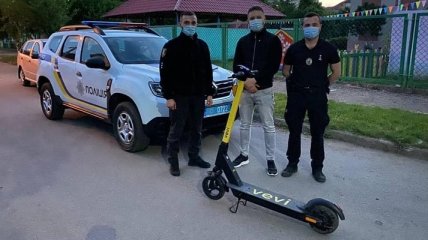 "Дикари": в Ужгороде в первые же дни проката украли 6 электросамокатов (фото, видео)