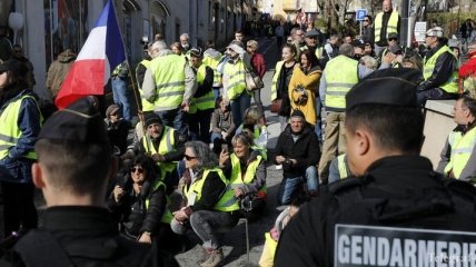 18-ая суббота протестов "желтых жилетов" в Париже: задержаны уже 20 человек