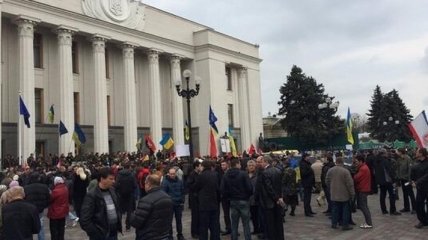 В Киеве на улице Грушевского проходит митинг