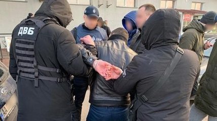 В Киеве полицейский "погорел" на взятке