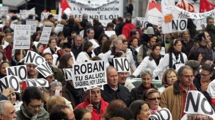 Тысячи людей сегодня вышли на улицы Мадрида в знак протеста