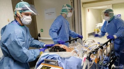 В Италии за сутки от коронавируса умерли более 700 человек