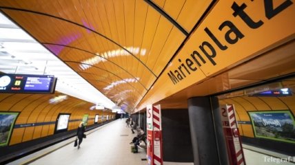 Пандемия сводит с ума: в Мюнхене мужчина облизывал поручни эскалаторов метро