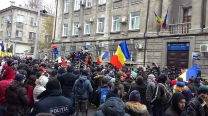 Выборы в Молдавии 2016: в Кишиневе начались протесты против победы Додона