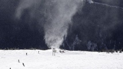 Ужасный снежный вихрь: на востоке Норвегии произошло торнадо (Видео)