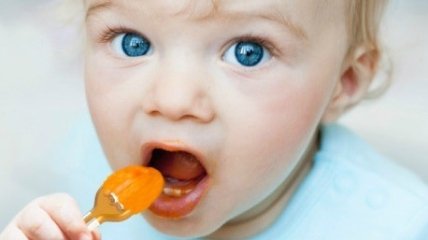Как приучить ребенка кушать самостоятельно