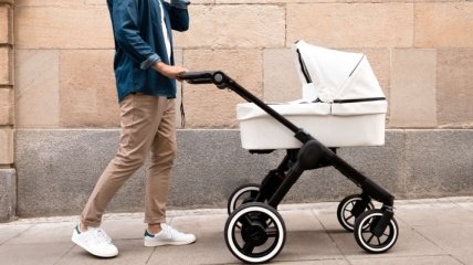 Прогулки станут проще: Bosch создала детскую коляску с электродвигателем