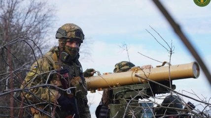 Украинские военные продолжают держать линию обороны