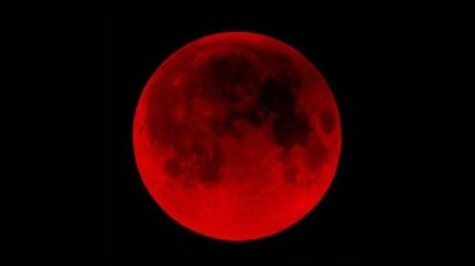 Завтра, 15 апреля, можно будет увидеть "кровавую Луну"