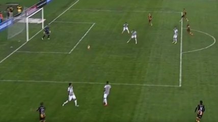 Невероятный гол в Копа Либертодерес, который заставил игрока хвататься за голову (Видео)