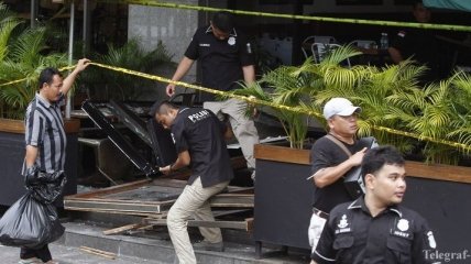 В центре Джакарты слышны новые взрывы