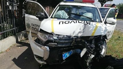 В Мукачево патрульные попали в ДТП на служебном автомобиле