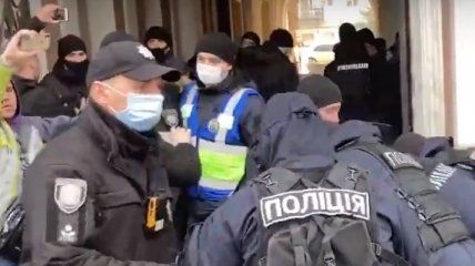 В Одессе радикалы пытались сорвать марш за права женщин (фото, видео)