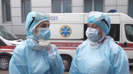 За добу COVID-19 підхватили понад 500 українських медиків, всього майже 10 тисяч нових випадків