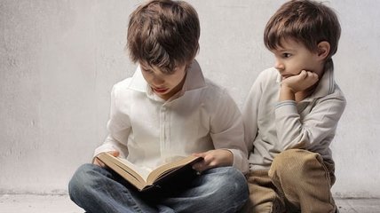 Почему ребенок любит читать?