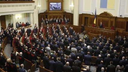 Депутаты хотят первую сессию ВР закрыть через месяц после открытия