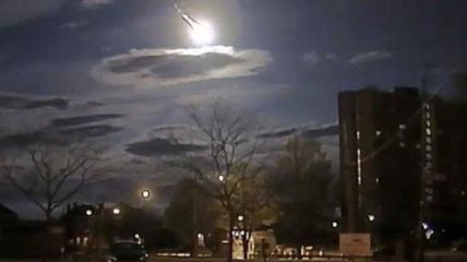 В США со скоростью 64,7 тысяч километров в час упал метеорит (Видео)