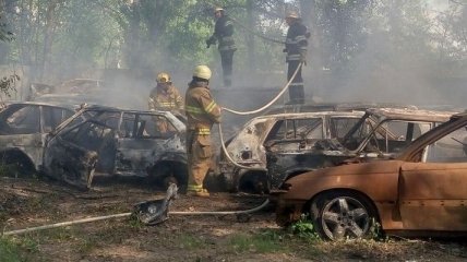 В Киеве на парковке сгорели десятки автомобилей