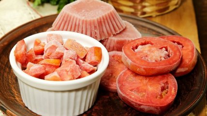 Три простих способи заморожування та зберігання помідорів