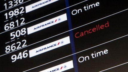 Air France продолжает отменять рейсы