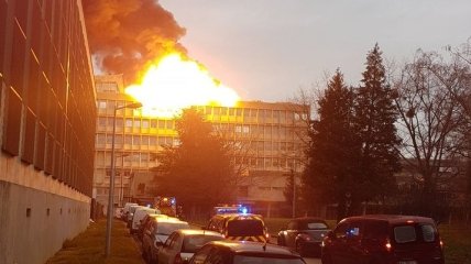 В университете города Лион во Франции прогремел взрыв, есть пострадавшие