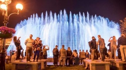 Появилось видео открытия фонтанов в центре Киева