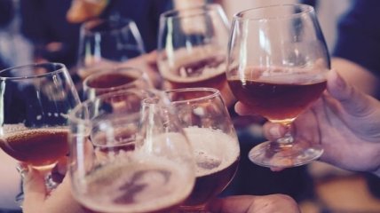 Употребление алкоголя не спасет от COVID-19: В Минздраве объяснили почему
