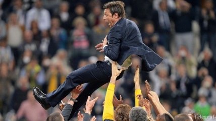 Берлускони предложил тренеру-чемпиону возглавить "Милан"