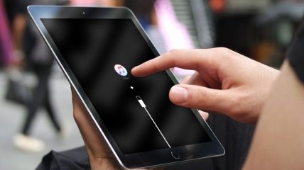 Попытка установить iOS 9.3.2 превратила iPad в "кирпич" у некоторых пользователей