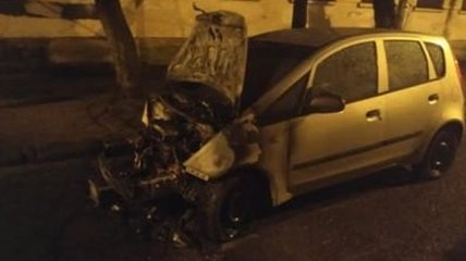 Львовские полицейские устанавливают причины поджога автомобиля журналистки
