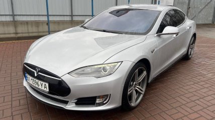 Tesla Model S 2014