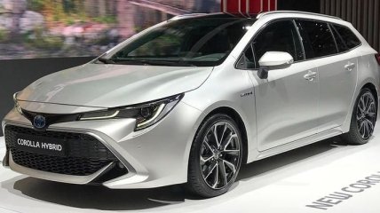 Toyota представила свой самый вместительный хэтчбек
