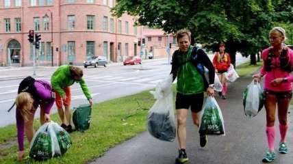 Как убирать мусор и заниматься спортом одновременно знают люди из Швеции