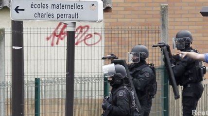 Полиция освободила заложника в детсаде под Парижем