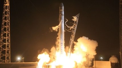 Ракета Falcon 9 успешно запустила в космос сразу два спутника