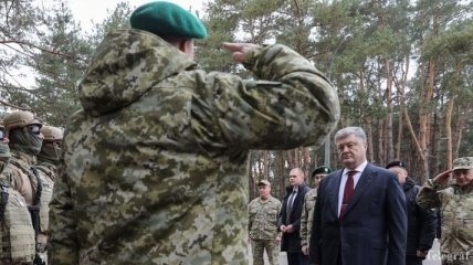 Порошенко оценил вклад Госпогранслужбы в противостояние с РФ