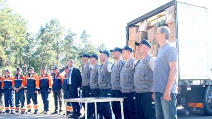 Спасатели из Литвы передали ГСЧС оборудование для платочного лагеря