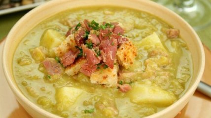 Гороховый суп с копченой курятиной