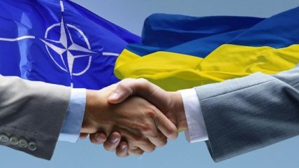 НАТО окажет Украине помощь в сфере стратегических коммуникаций