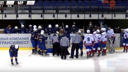 Украинский хоккеист спас жизнь одноклубнику в Беларуси (Видео)
