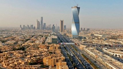 Саудовская Аравия приостановит выплату пособий и увеличит налоги