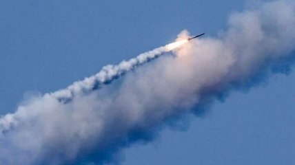 У небі над Україною ворожі ракети